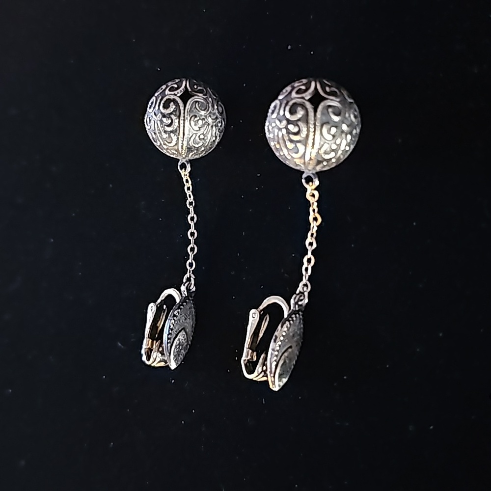 Vintage Silver Dangle Ball Clip On Earrings🍀20
